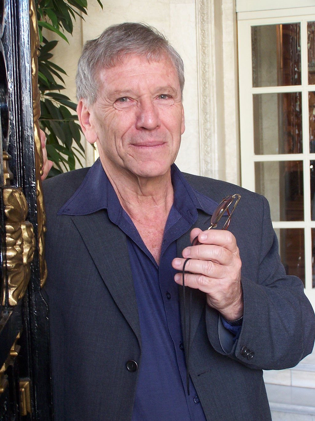 Amos Oz